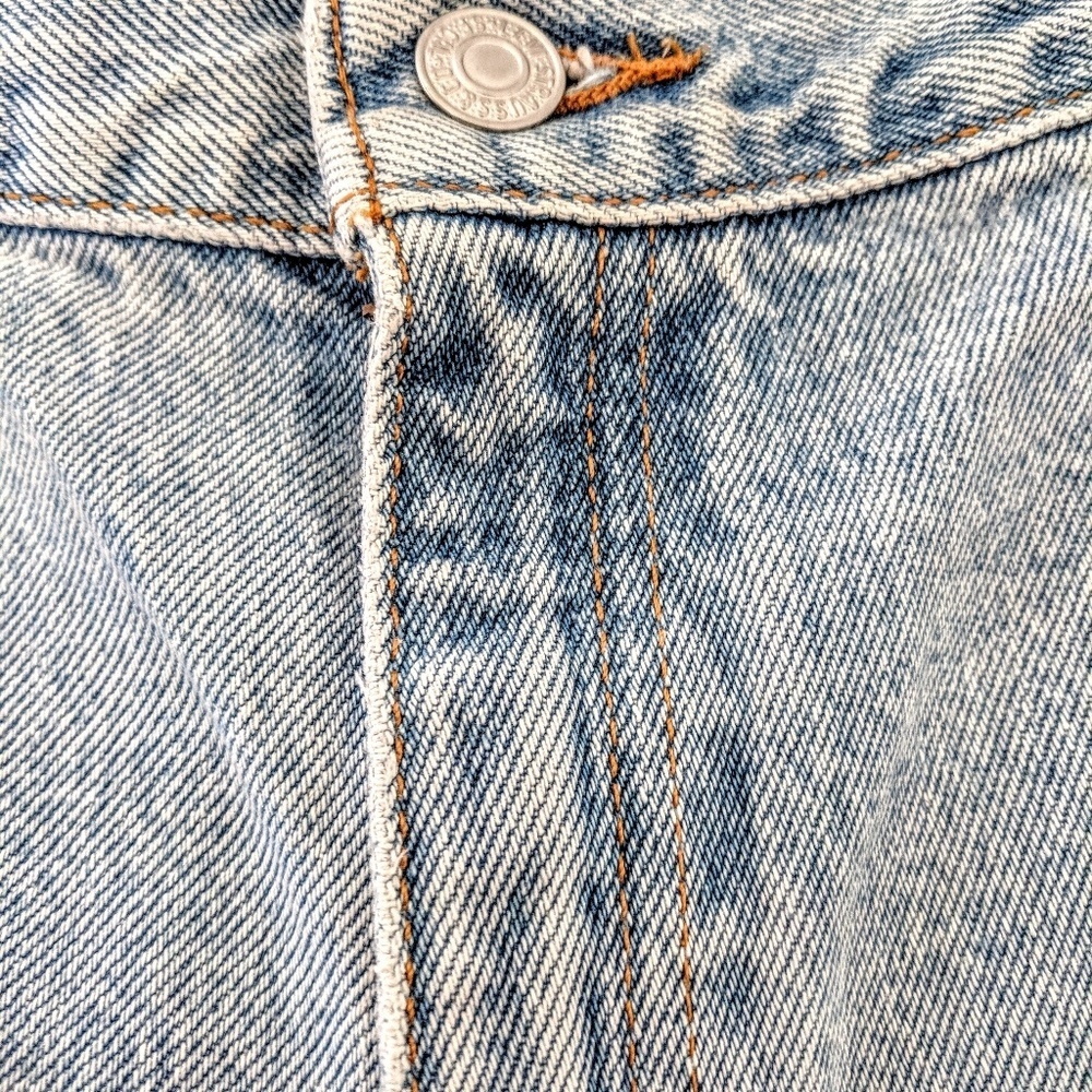 Custom Distressed High Waisted Vintage Levi's Mom Jean Classic Relaxed Fit - Picture 5 of 7